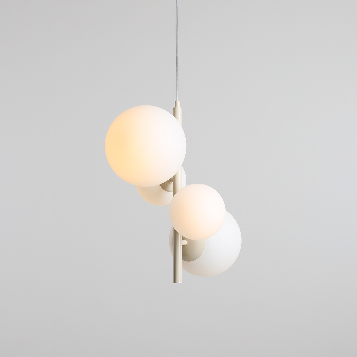 LAMPA WISZCA BLOOM 4 CREAM